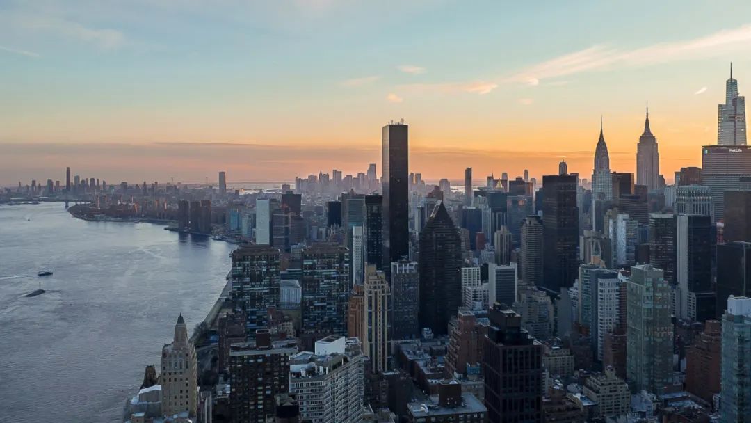 纽约曼哈顿中城全新河景公寓上市，艺术与奢华的理想居所